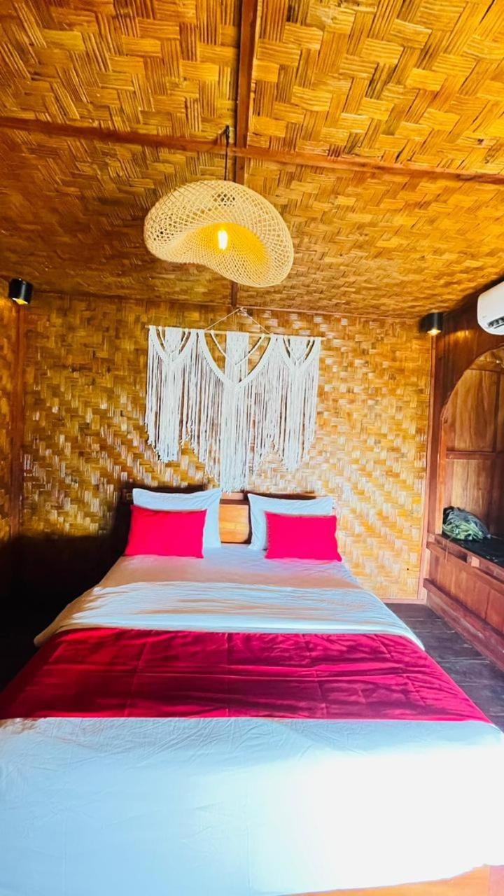 Three Queen Villa And Homestay Waikabubak Εξωτερικό φωτογραφία