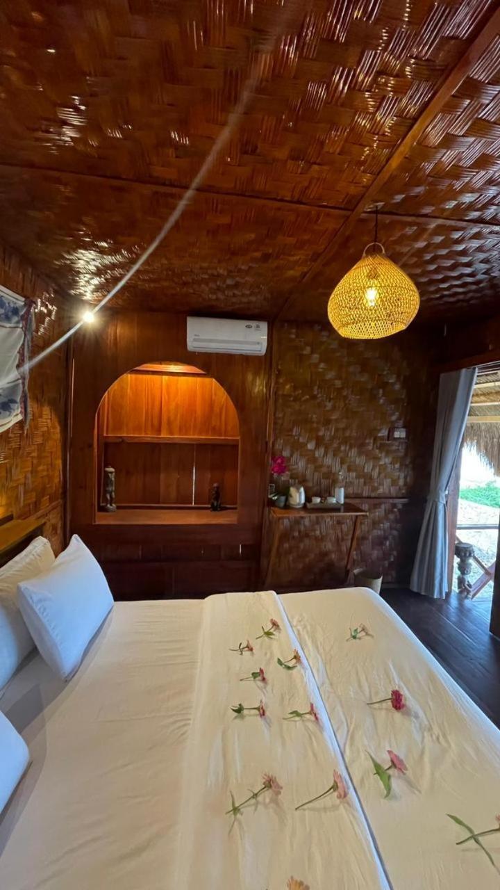Three Queen Villa And Homestay Waikabubak Εξωτερικό φωτογραφία