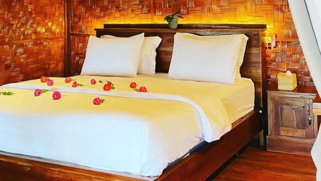 Three Queen Villa And Homestay Waikabubak Εξωτερικό φωτογραφία