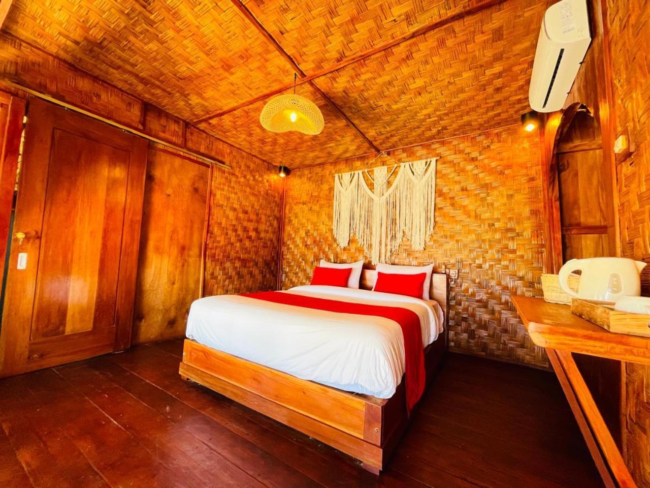 Three Queen Villa And Homestay Waikabubak Εξωτερικό φωτογραφία
