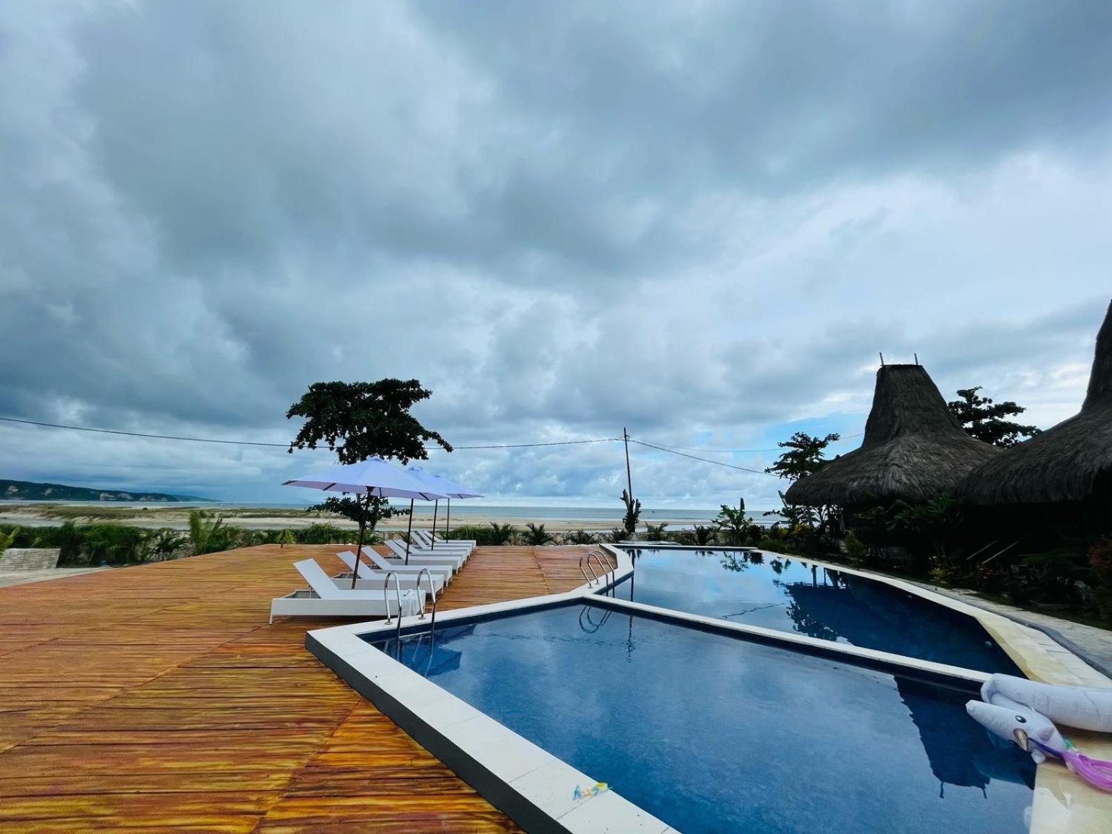 Three Queen Villa And Homestay Waikabubak Εξωτερικό φωτογραφία