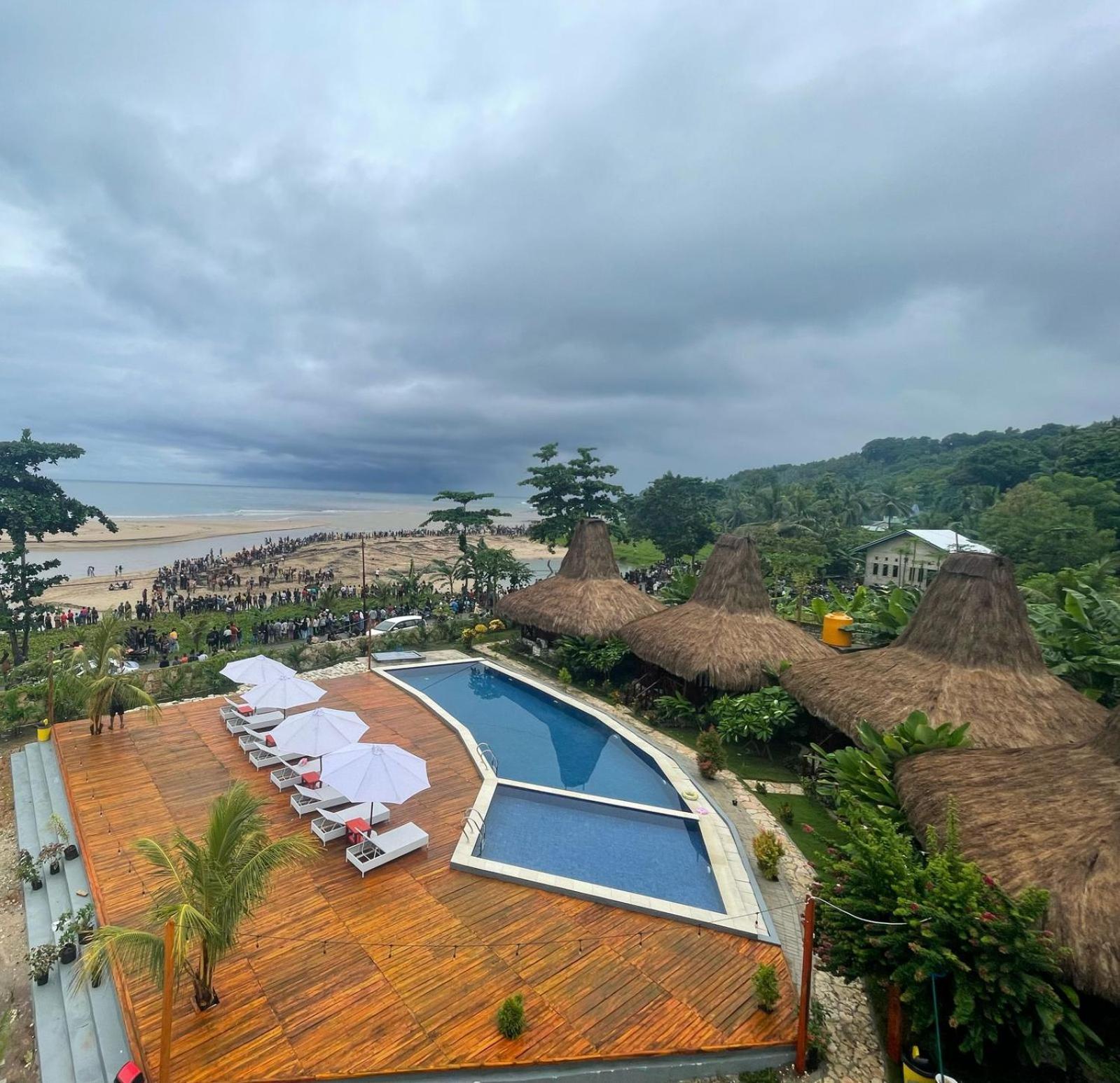 Three Queen Villa And Homestay Waikabubak Εξωτερικό φωτογραφία