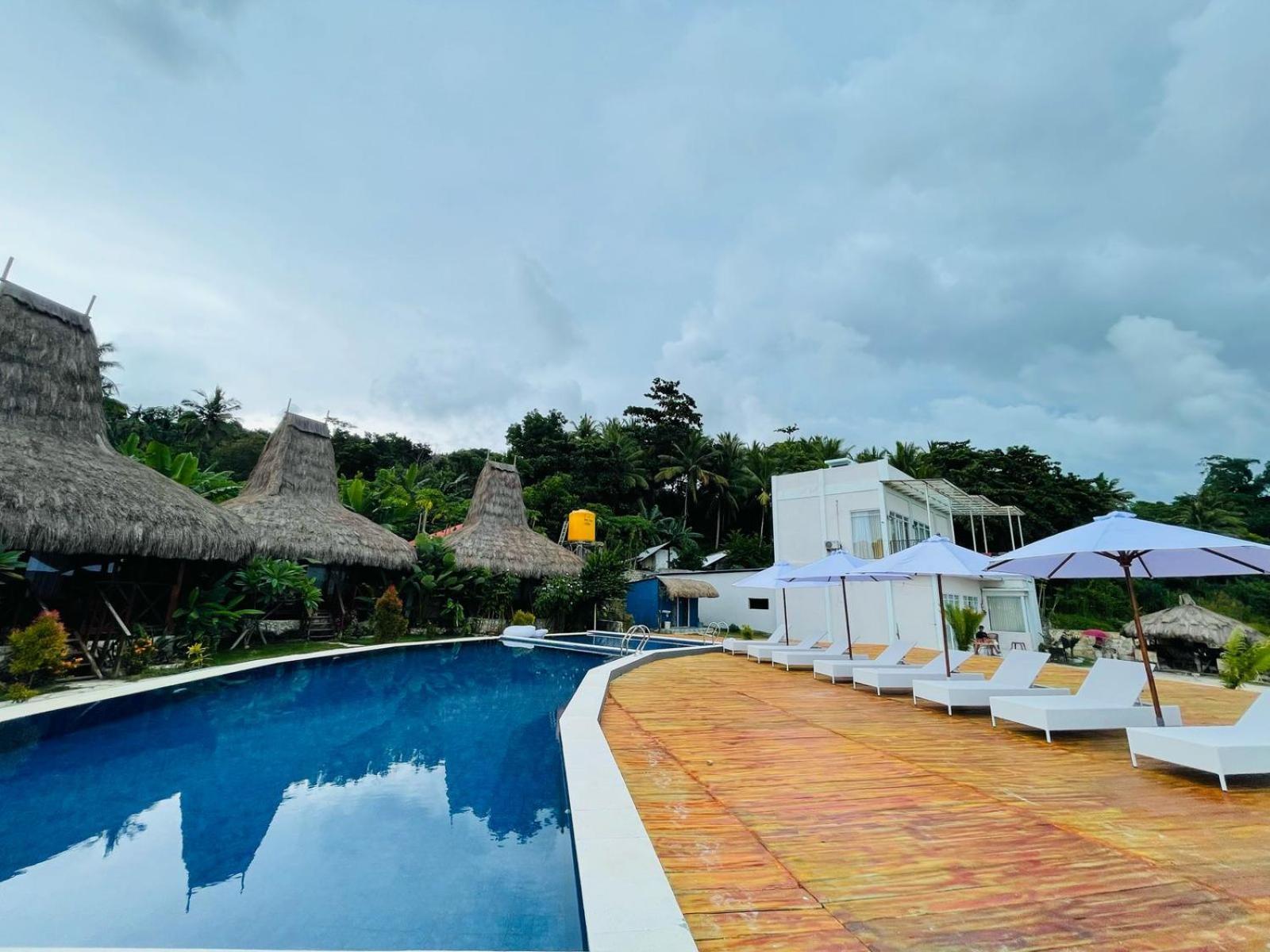 Three Queen Villa And Homestay Waikabubak Εξωτερικό φωτογραφία